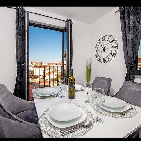 Deluxe Apartments A&A - 2 Rovigno Esterno foto